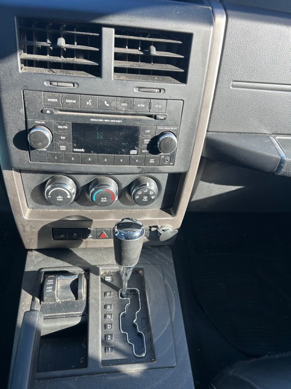 2012 Jeep Liberty Image 9