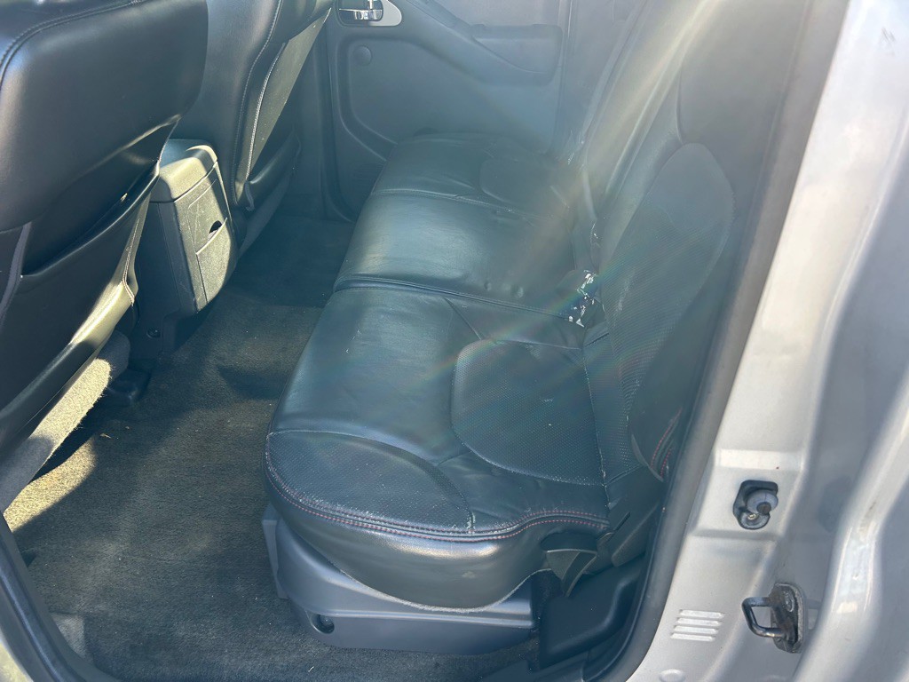 2012 Nissan Frontier Image 5