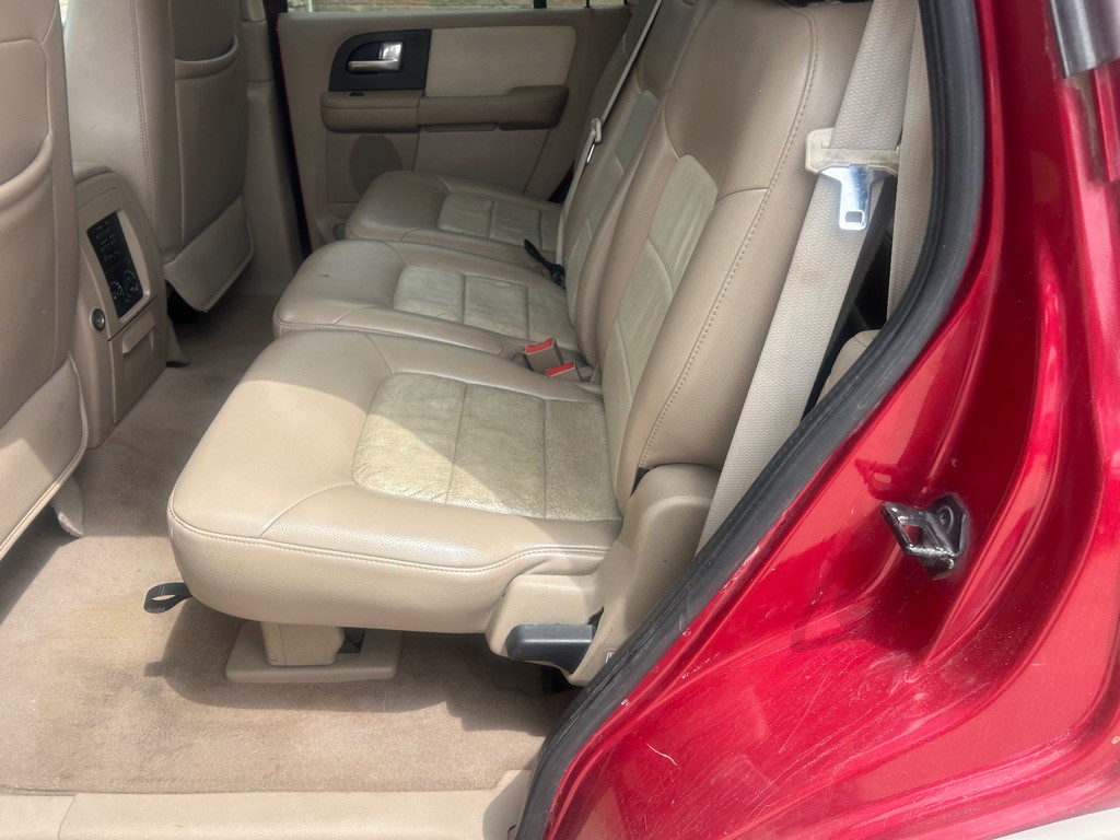 2004 Ford Expedition Image 5