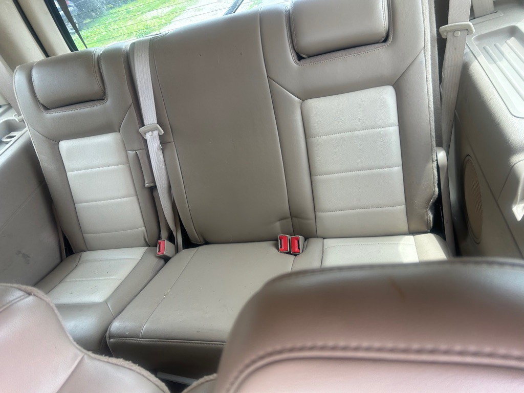 2004 Ford Expedition Image 6