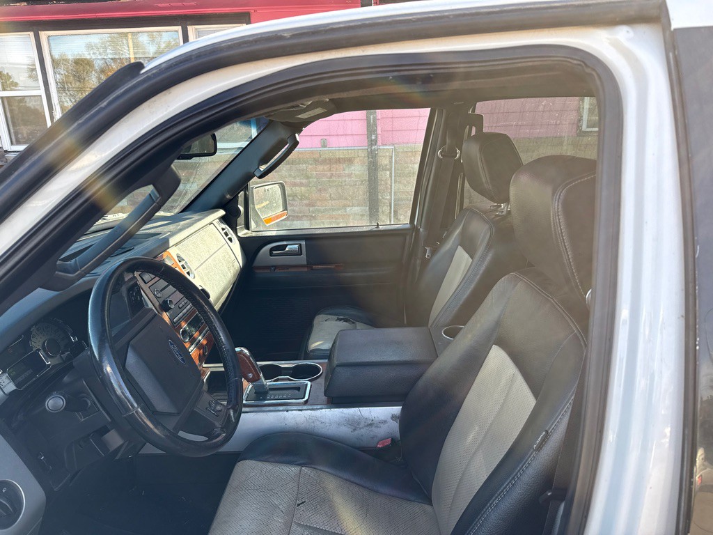 2008 Ford Expedition Image 6