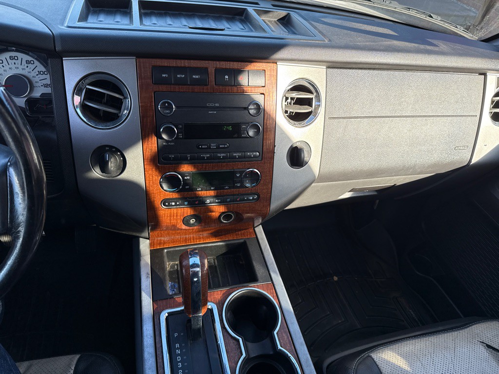 2008 Ford Expedition Image 8