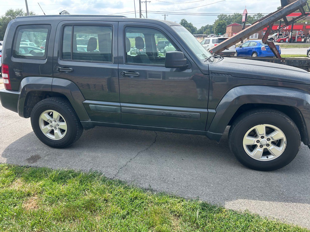 2011 Jeep Liberty Image 3