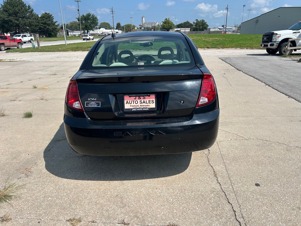 2006 Saturn ION Image 4