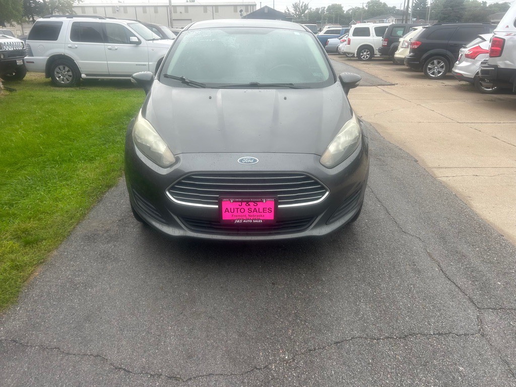 2015 Ford Fiesta Image 2