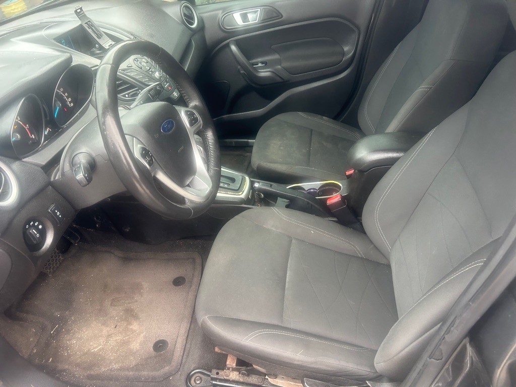 2015 Ford Fiesta Image 9
