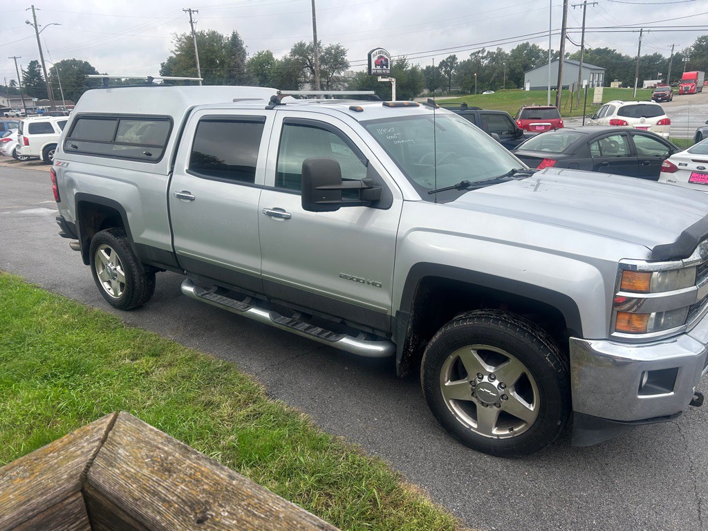 2015 Chevrolet Silverado 1500 Image 3
