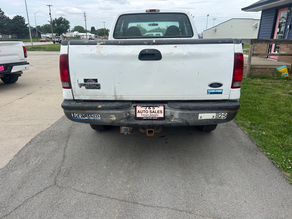 2001 Ford F-250 Image 3