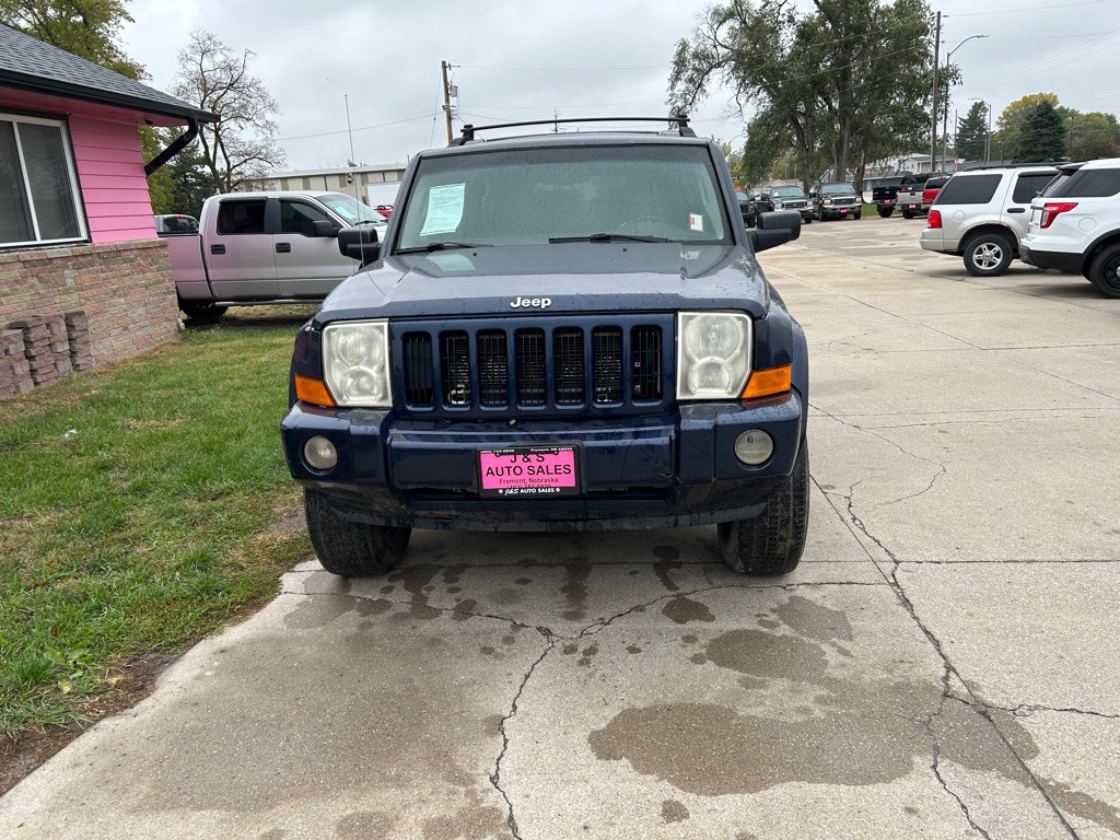 2006 Jeep Commander Image 2