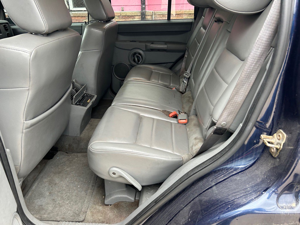 2006 Jeep Commander Image 6