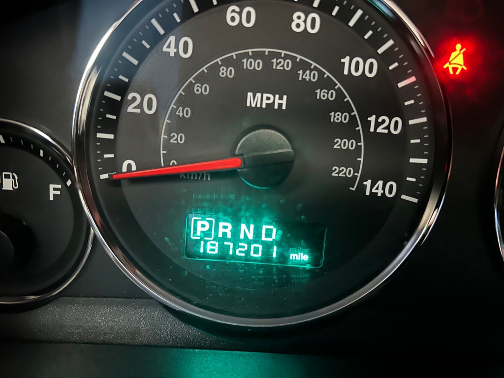 2006 Jeep Commander Image 11