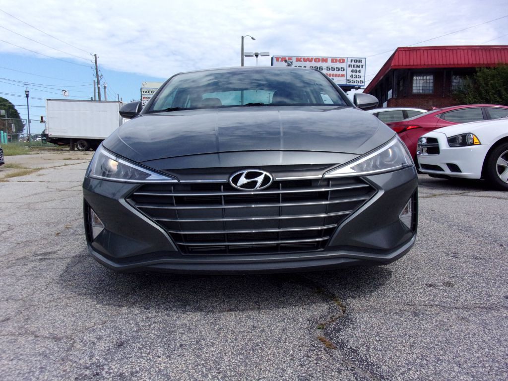 2019 Hyundai Elantra Image 1