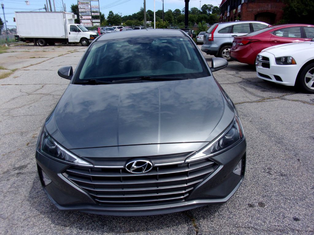 2019 Hyundai Elantra Image 2