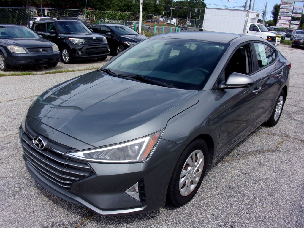 2019 Hyundai Elantra Image 3