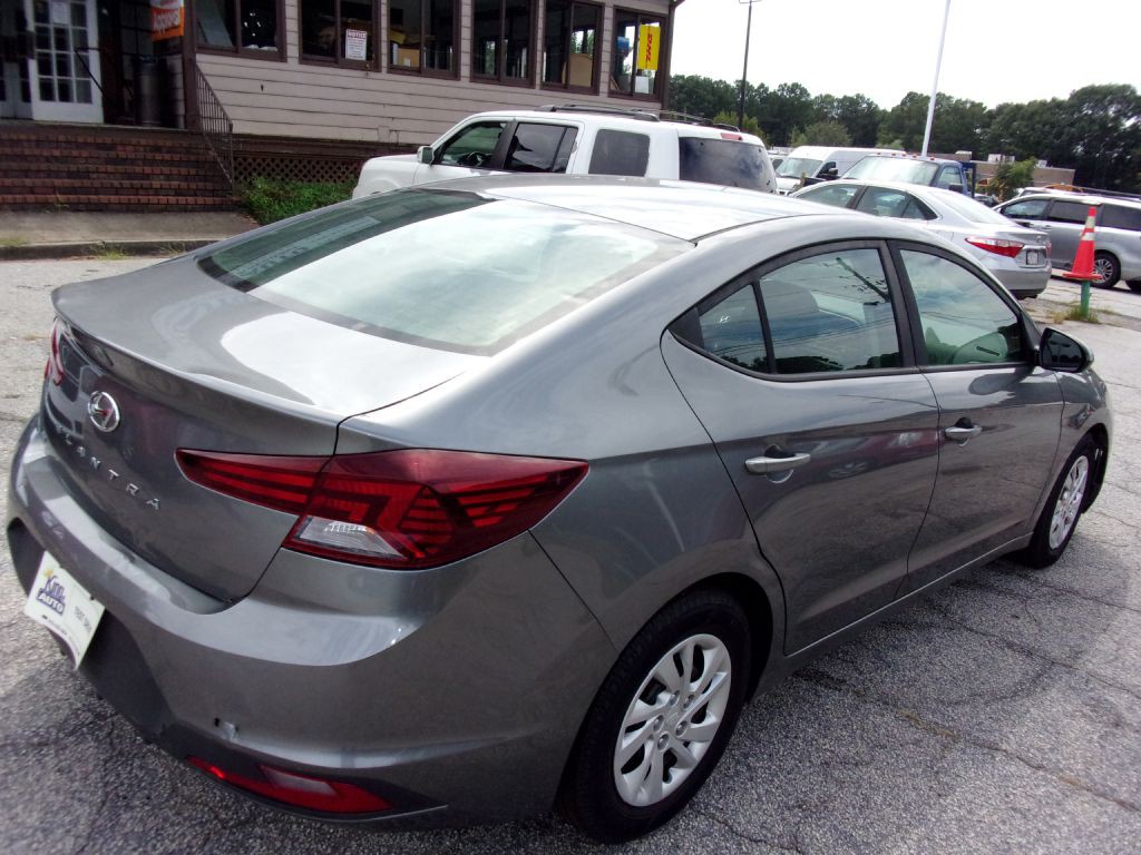 2019 Hyundai Elantra Image 8