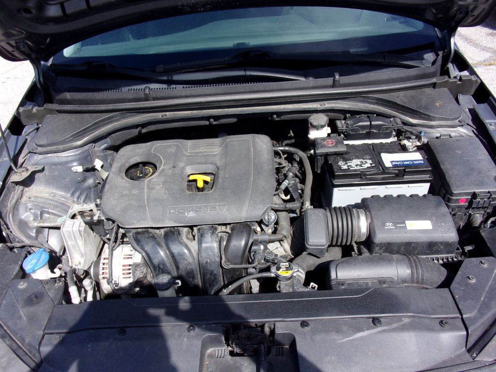 2019 Hyundai Elantra Image 14