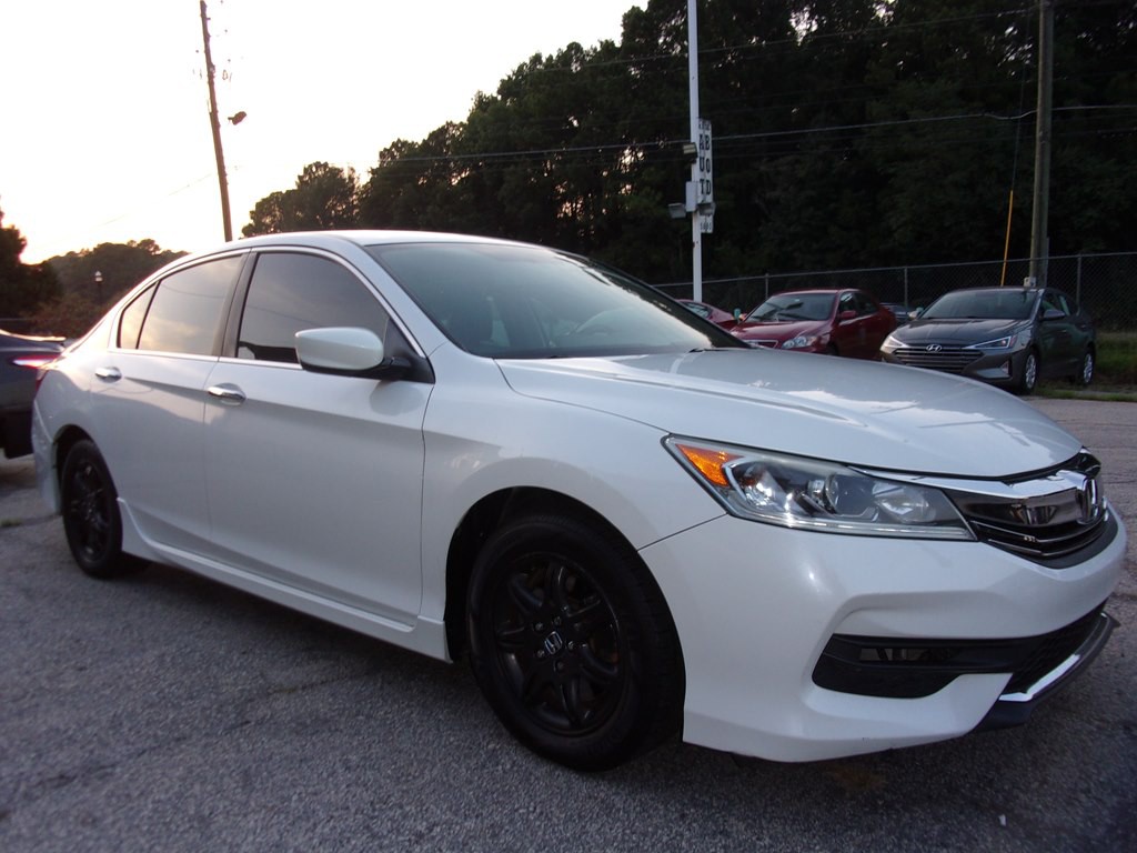 2017 Honda Accord Image 2