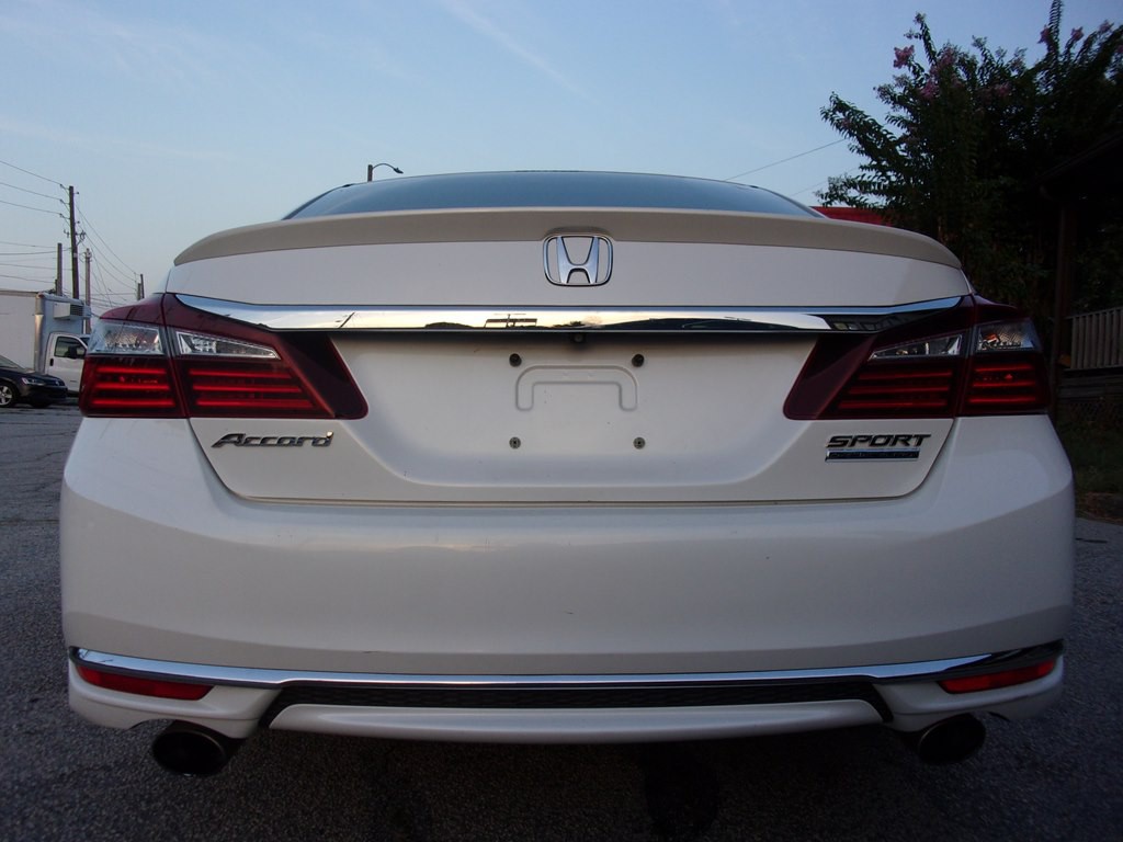 2017 Honda Accord Image 6