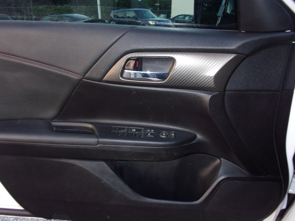 2017 Honda Accord Image 11