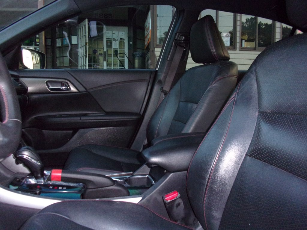 2017 Honda Accord Image 12