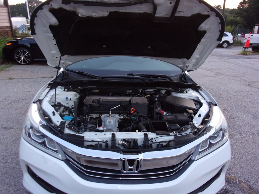 2017 Honda Accord Image 16