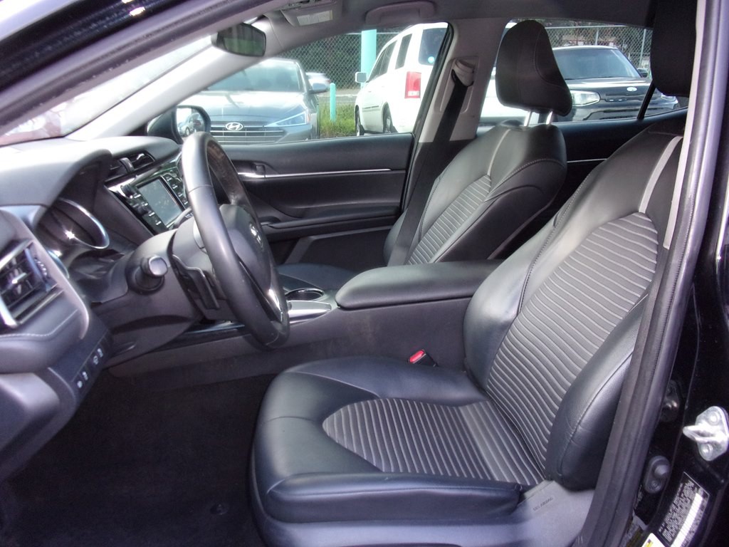 2020 Toyota Camry Image 8