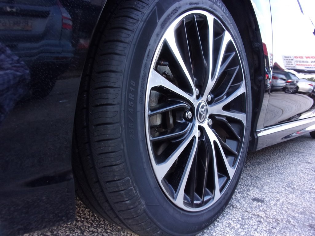 2020 Toyota Camry Image 16