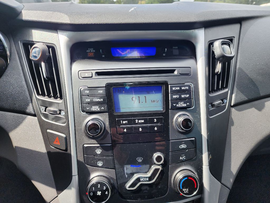 2011 Hyundai Sonata Image 6