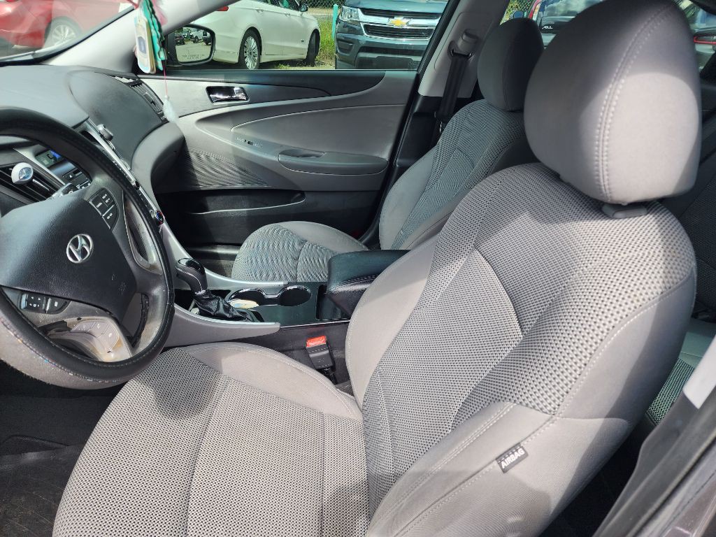 2011 Hyundai Sonata Image 9