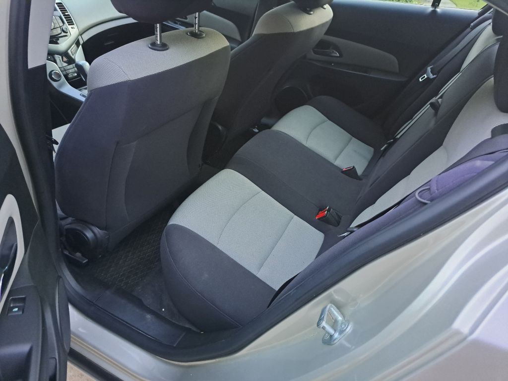 2013 Chevrolet Cruze Image 10