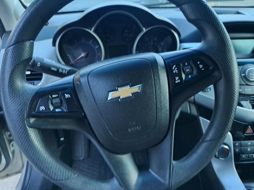 2013 Chevrolet Cruze Image 14
