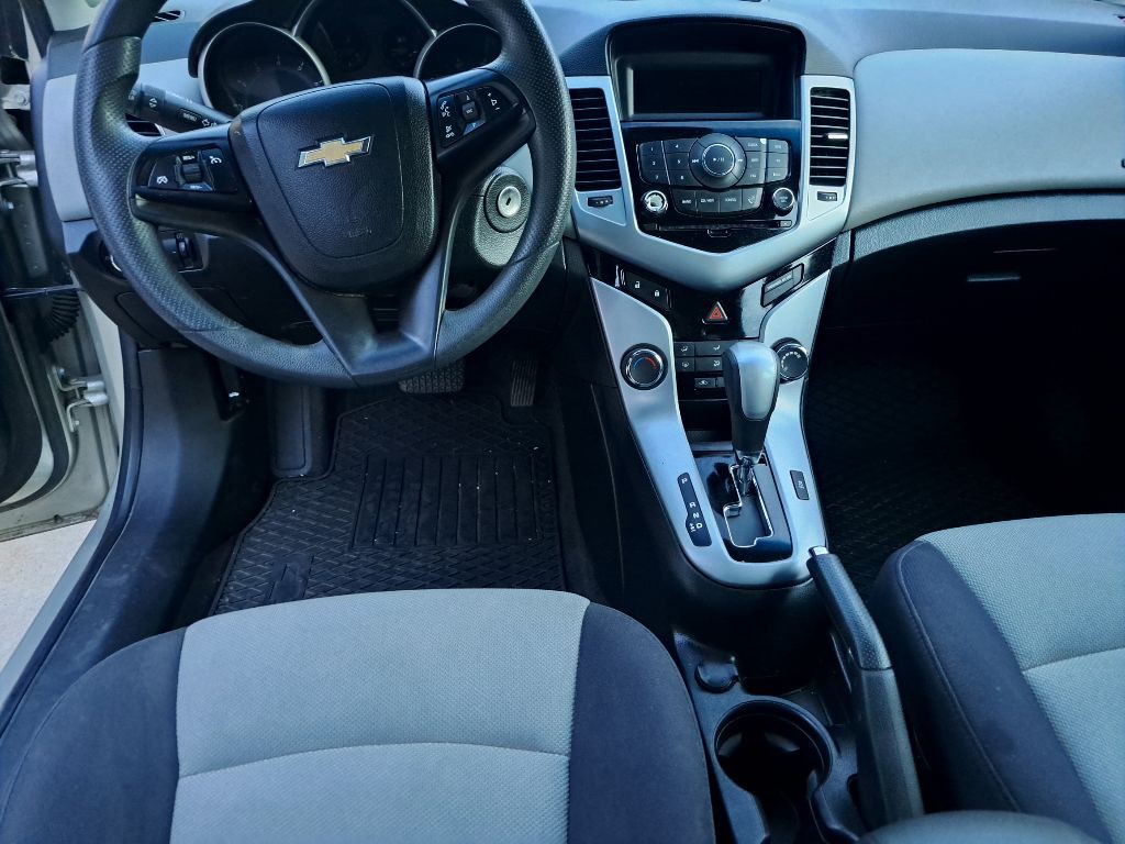2013 Chevrolet Cruze Image 16
