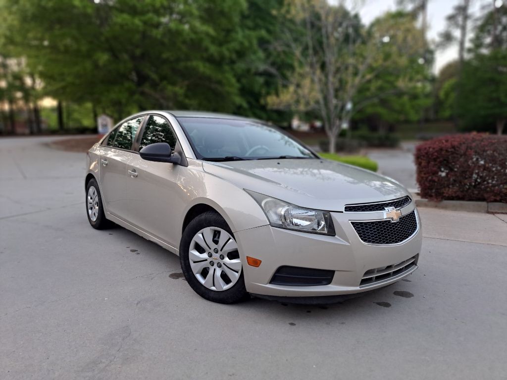 2013 Chevrolet Cruze Image 1