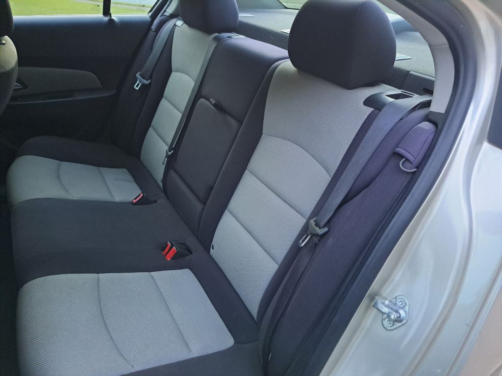 2013 Chevrolet Cruze Image 11
