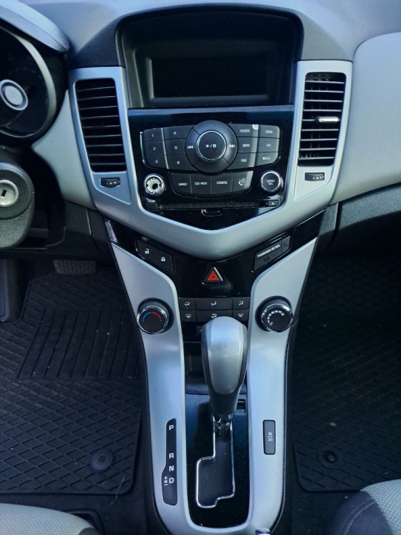 2013 Chevrolet Cruze Image 12