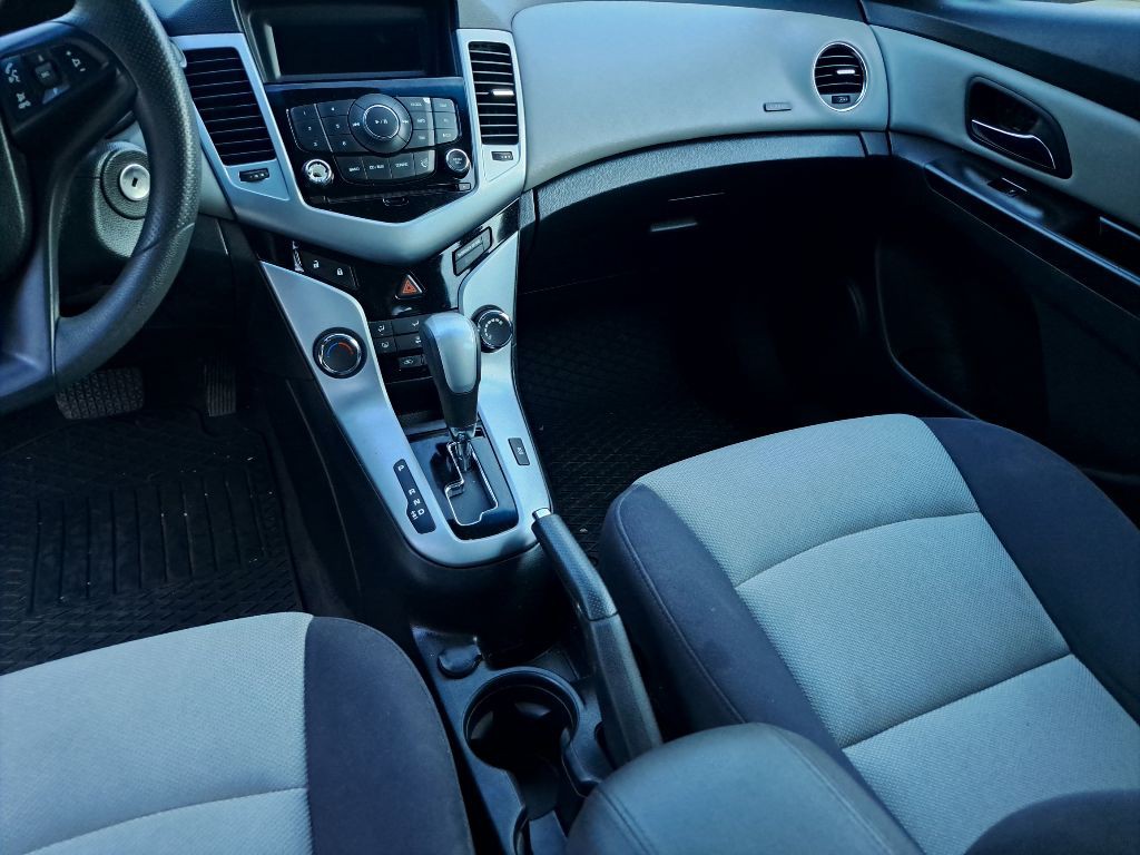 2013 Chevrolet Cruze Image 15