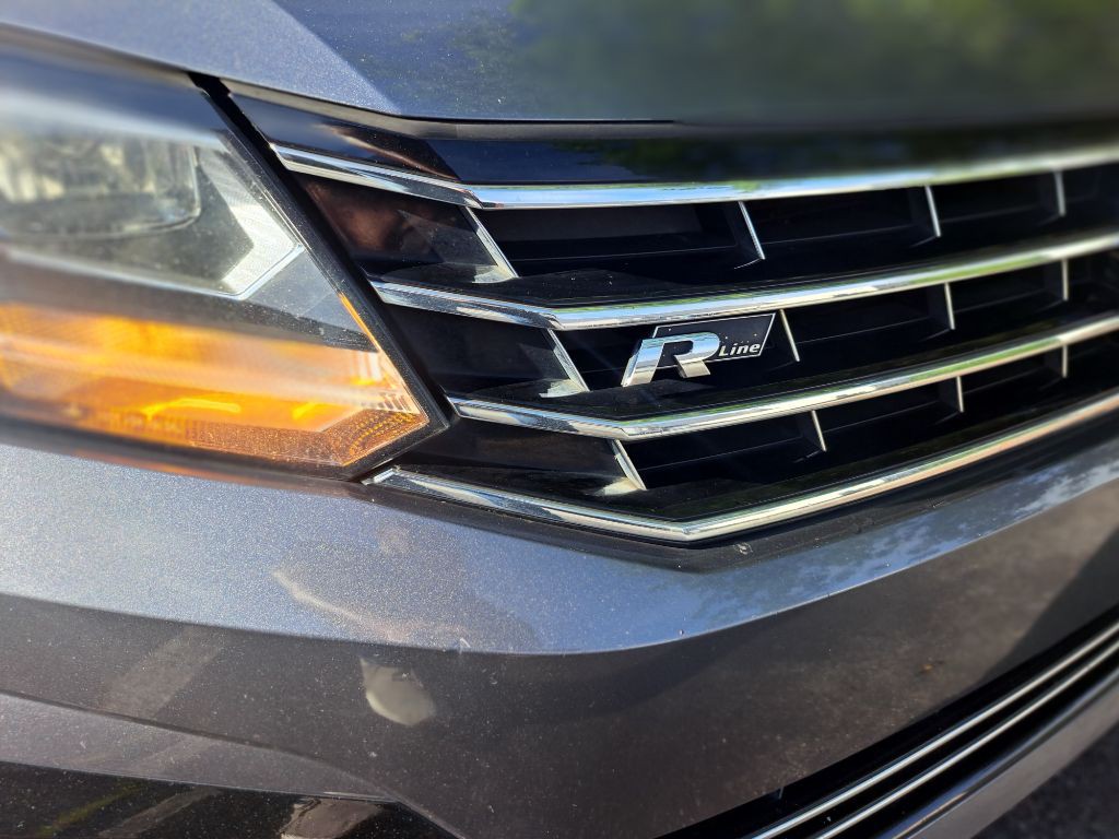 2016 Volkswagen Passat Image 13