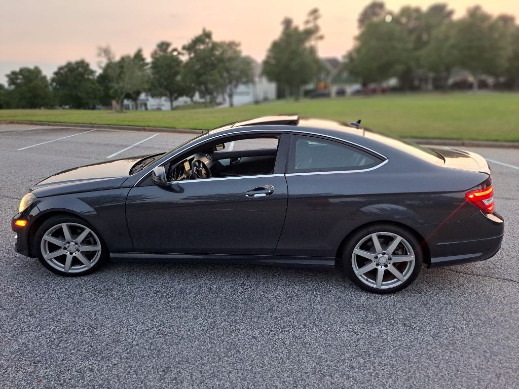2013 Mercedes-Benz C-Class Image 1