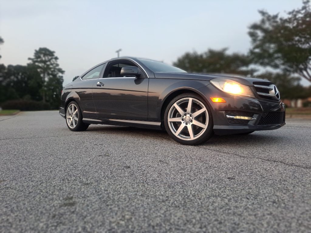 2013 Mercedes-Benz C-Class Image 3