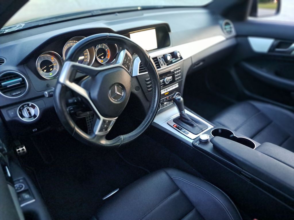 2013 Mercedes-Benz C-Class Image 9