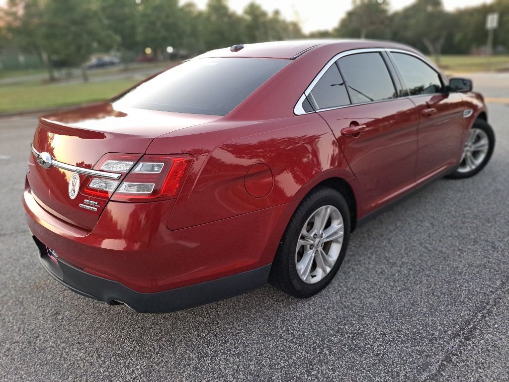 2016 Ford Taurus Image 4