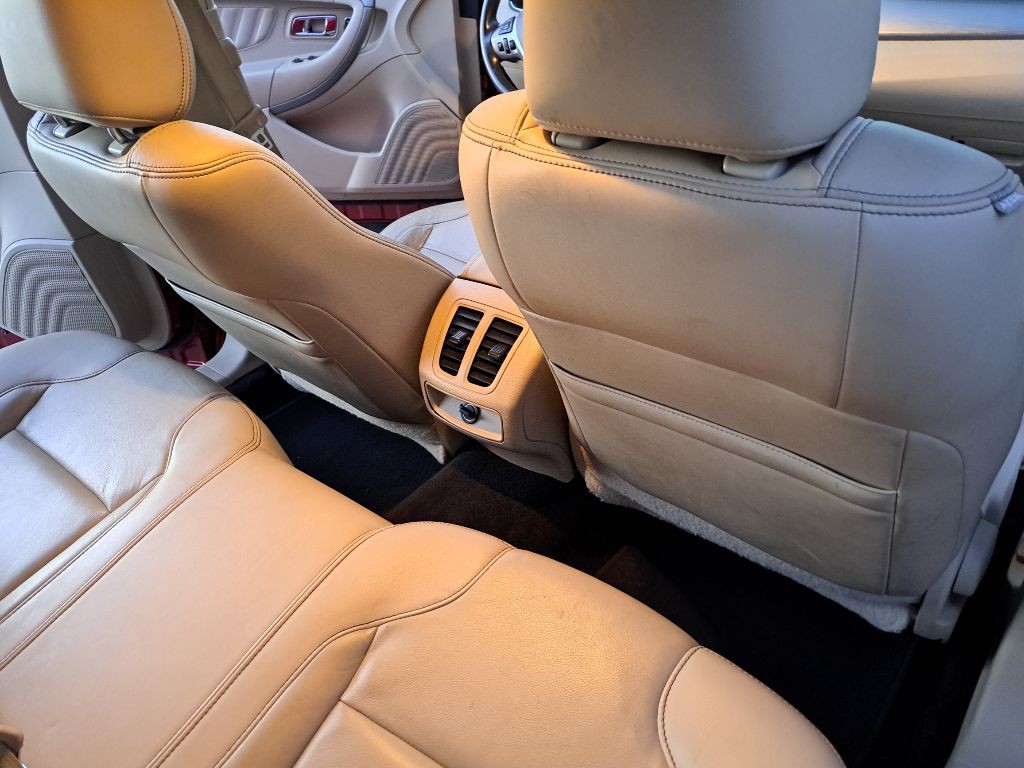 2016 Ford Taurus Image 10