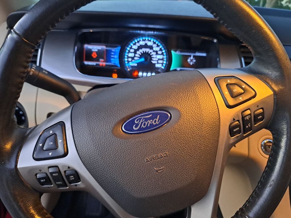 2016 Ford Taurus Image 16