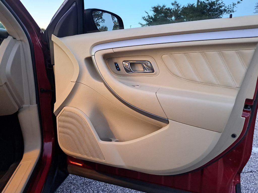 2016 Ford Taurus Image 25