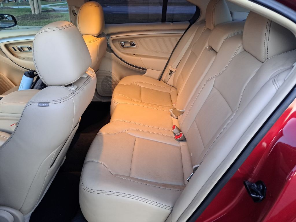 2016 Ford Taurus Image 26