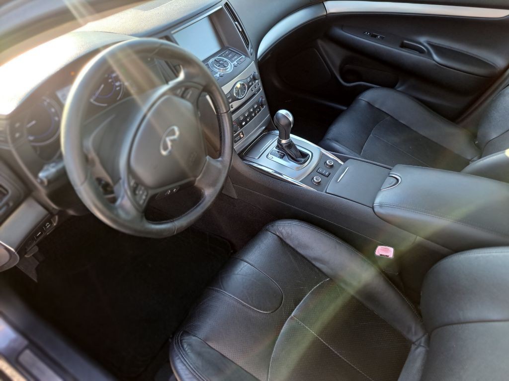2012 INFINITI G37 Image 13