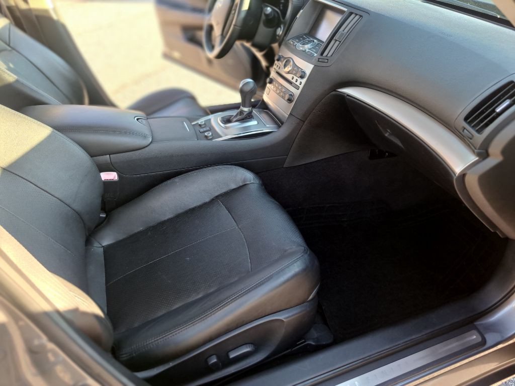 2012 INFINITI G37 Image 15