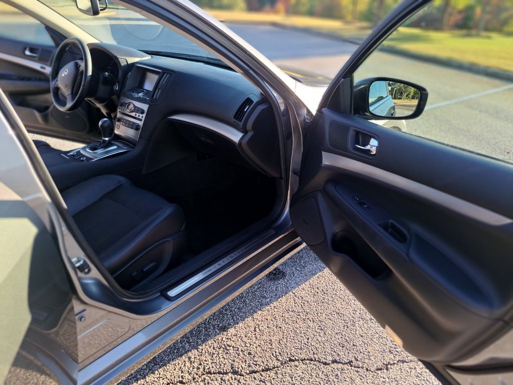 2012 INFINITI G37 Image 16
