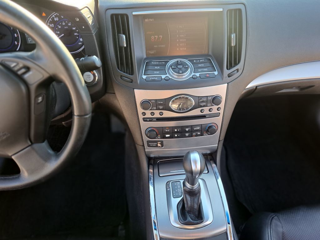 2012 INFINITI G37 Image 17