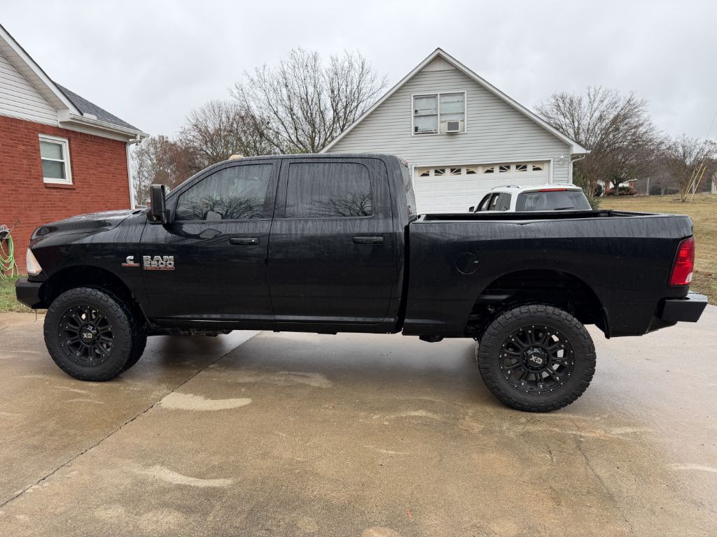 2014 RAM 2500 Image 2